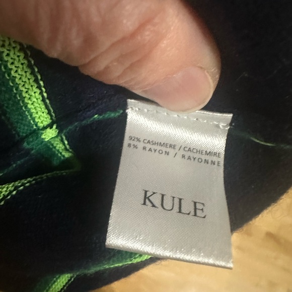 KULE Samara Cashmere Sweater Size Medium
Worn once - Picture 4 of 4